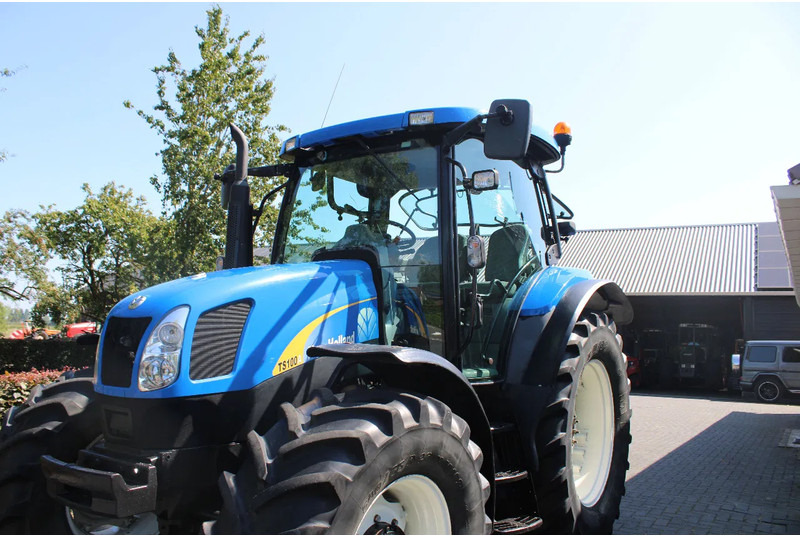 New Holland TS100A TS 100a - Traktor: gambar 5 New Holland TS100A TS 100a - Traktor: gambar 5