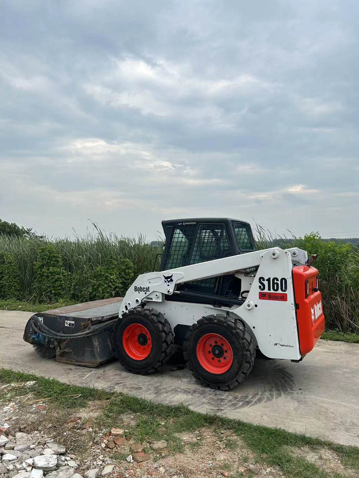 Skid steer BOBCAT S160: gambar 7