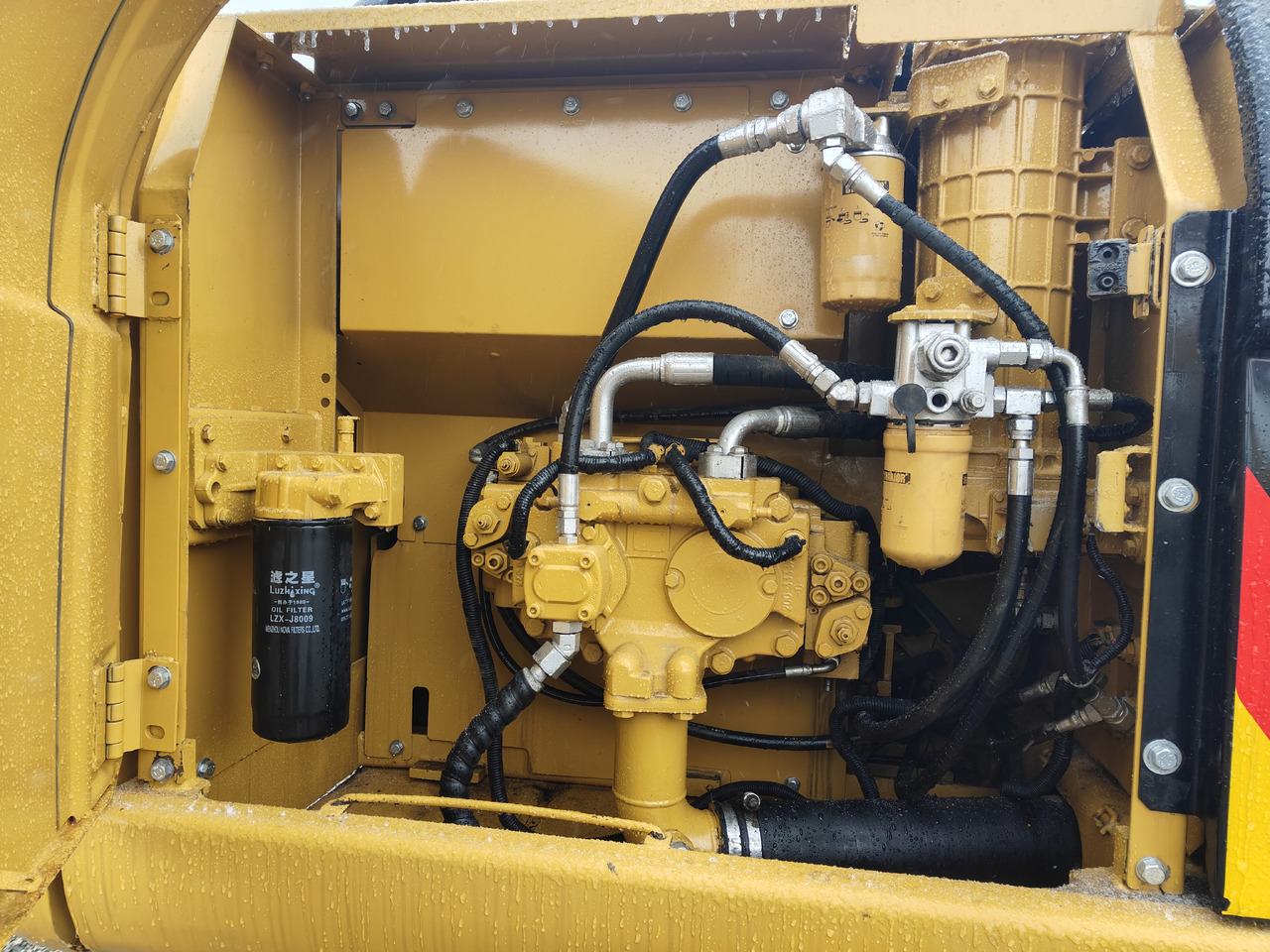 Ekskavator perayap CATERPILLAR 320D [ Copy ] [ Copy ] [ Copy ]: gambar 19
