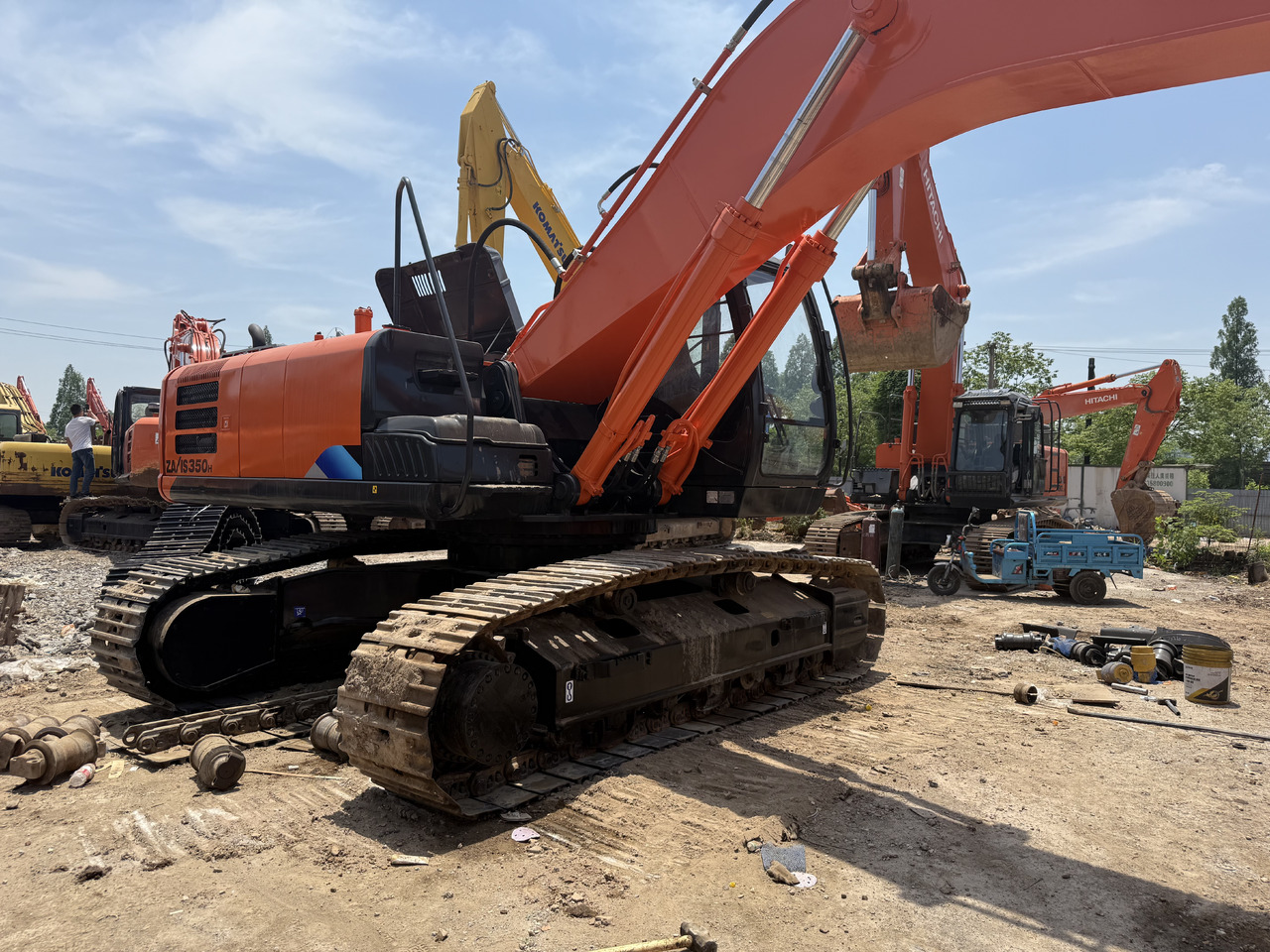 HITACHI Used 350-5g Excavator - Ekskavator roda: gambar 3 HITACHI Used 350-5g Excavator - Ekskavator roda: gambar 3