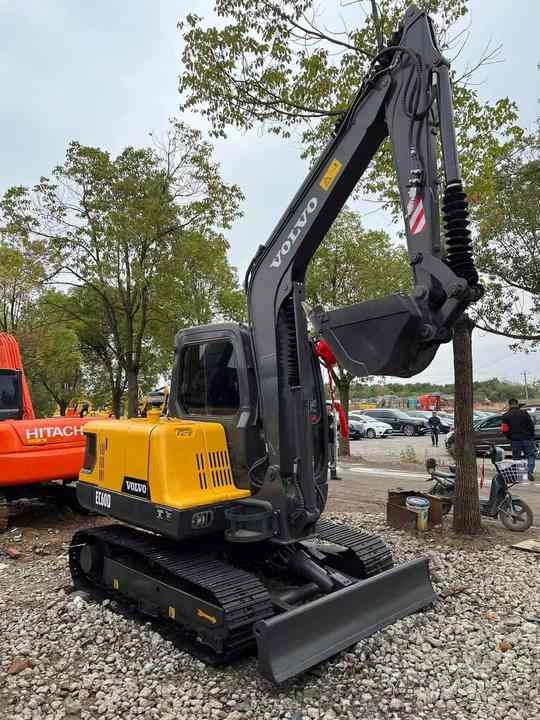 High Quality Used Volvo EC60D Excavator for Sale 6 Ton Compact Machine, Excellent Condition, Ready for Work! - Ekskavator perayap: gambar 4 High Quality Used Volvo EC60D Excavator for Sale 6 Ton Compact Machine, Excellent Condition, Ready for Work! - Ekskavator perayap: gambar 4
