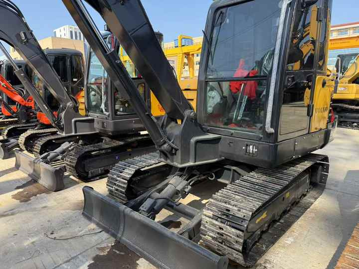 High Quality Used Volvo EC60D Excavator for Sale 6 Ton Compact Machine, Excellent Condition, Ready for Work! - Ekskavator perayap: gambar 5 High Quality Used Volvo EC60D Excavator for Sale 6 Ton Compact Machine, Excellent Condition, Ready for Work! - Ekskavator perayap: gambar 5