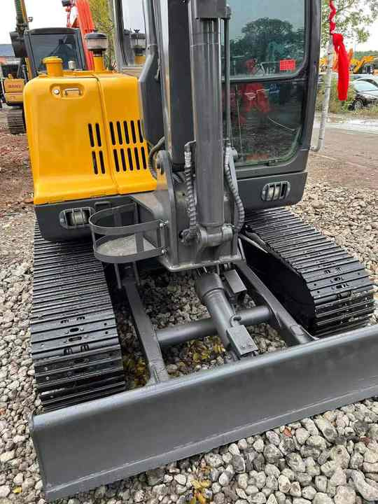 High Quality Used Volvo EC60D Excavator for Sale 6 Ton Compact Machine, Excellent Condition, Ready for Work! - Ekskavator perayap: gambar 5 High Quality Used Volvo EC60D Excavator for Sale 6 Ton Compact Machine, Excellent Condition, Ready for Work! - Ekskavator perayap: gambar 5