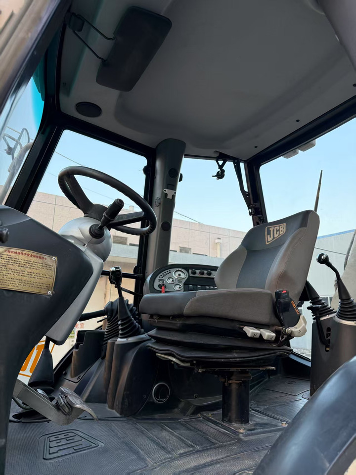 Ekskavator JCB 3CX: gambar 23