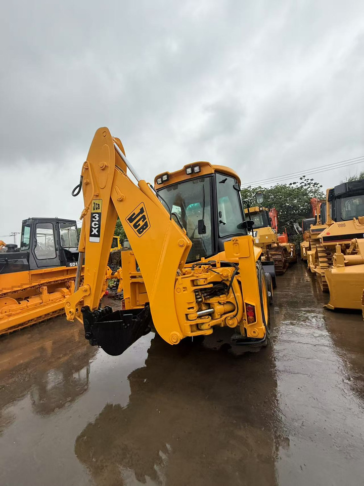 Ekskavator JCB 3CX: gambar 11