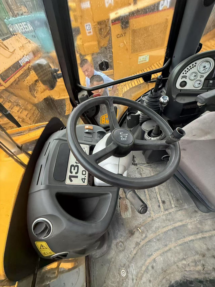 Ekskavator JCB 3CX: gambar 12