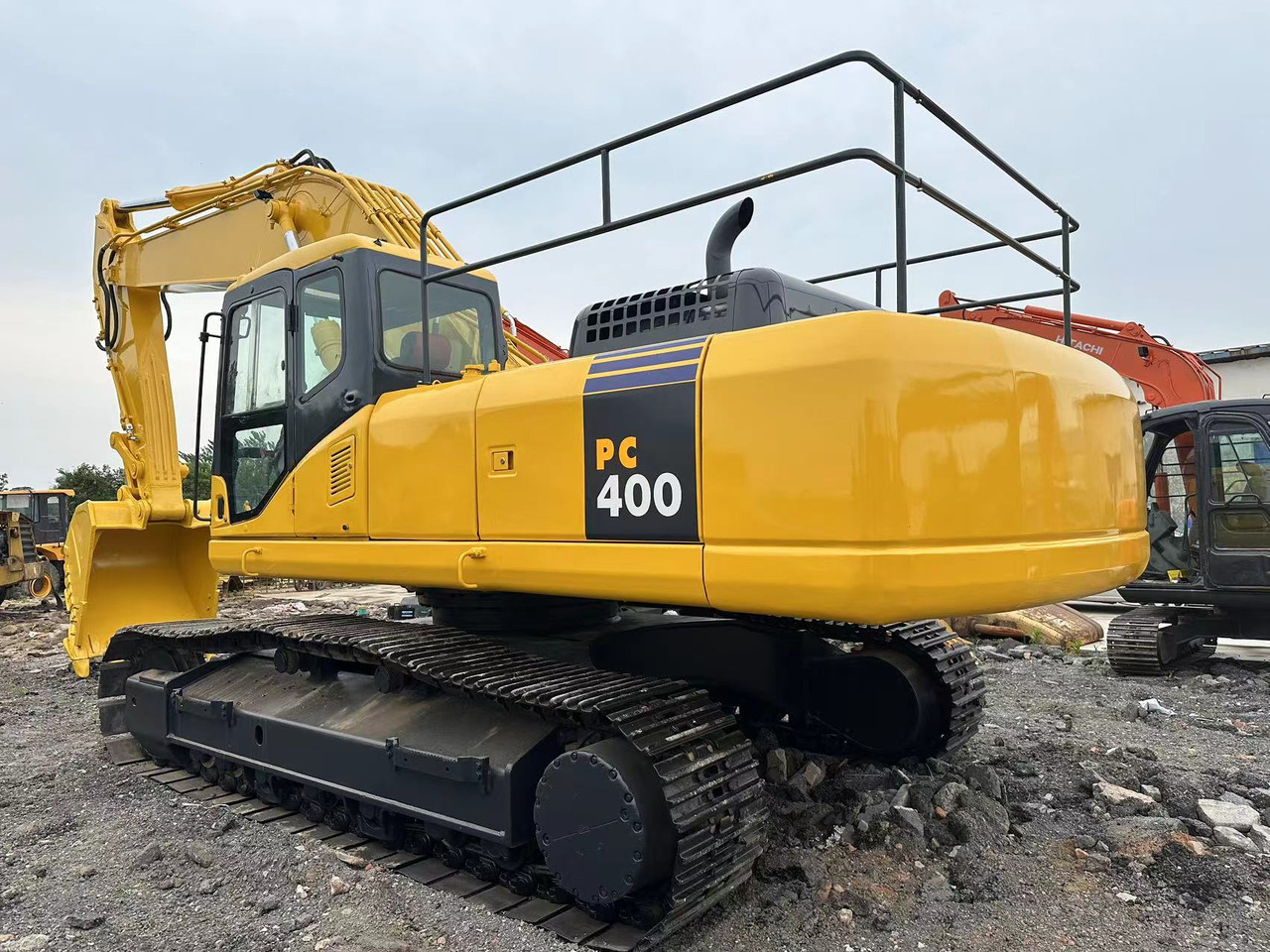 KOMATSU pc400 - Ekskavator roda: gambar 2 KOMATSU pc400 - Ekskavator roda: gambar 2