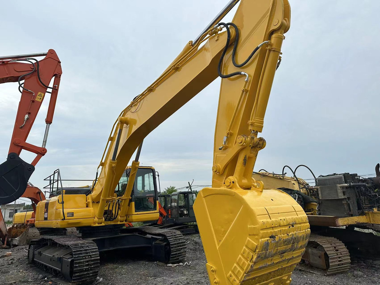 KOMATSU pc400 - Ekskavator roda: gambar 1 KOMATSU pc400 - Ekskavator roda: gambar 1