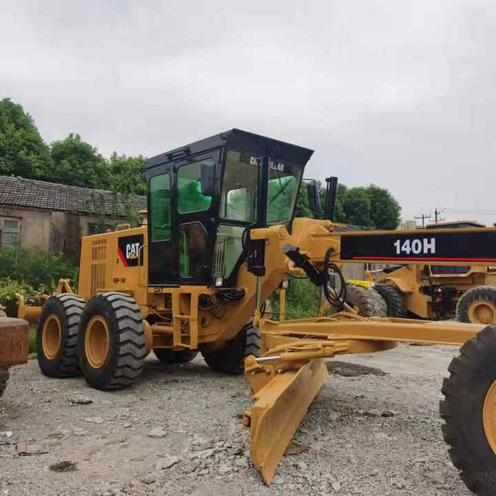 Used CAT 140H Motor Grader From Japan with Excellent Performance Caterpillar 140h in Good Condition for Sale - Grader: gambar 5 Used CAT 140H Motor Grader From Japan with Excellent Performance Caterpillar 140h in Good Condition for Sale - Grader: gambar 5