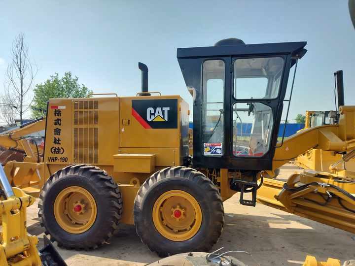 Used CAT 140H Motor Grader From Japan with Excellent Performance Caterpillar 140h in Good Condition for Sale - Grader: gambar 5 Used CAT 140H Motor Grader From Japan with Excellent Performance Caterpillar 140h in Good Condition for Sale - Grader: gambar 5