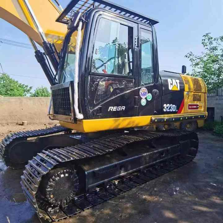 Used Digger CAT 323DL Construction Machinery Construction Digger Used CAT 323DL Cheap Excavator - Ekskavator perayap: gambar 2 Used Digger CAT 323DL Construction Machinery Construction Digger Used CAT 323DL Cheap Excavator - Ekskavator perayap: gambar 2