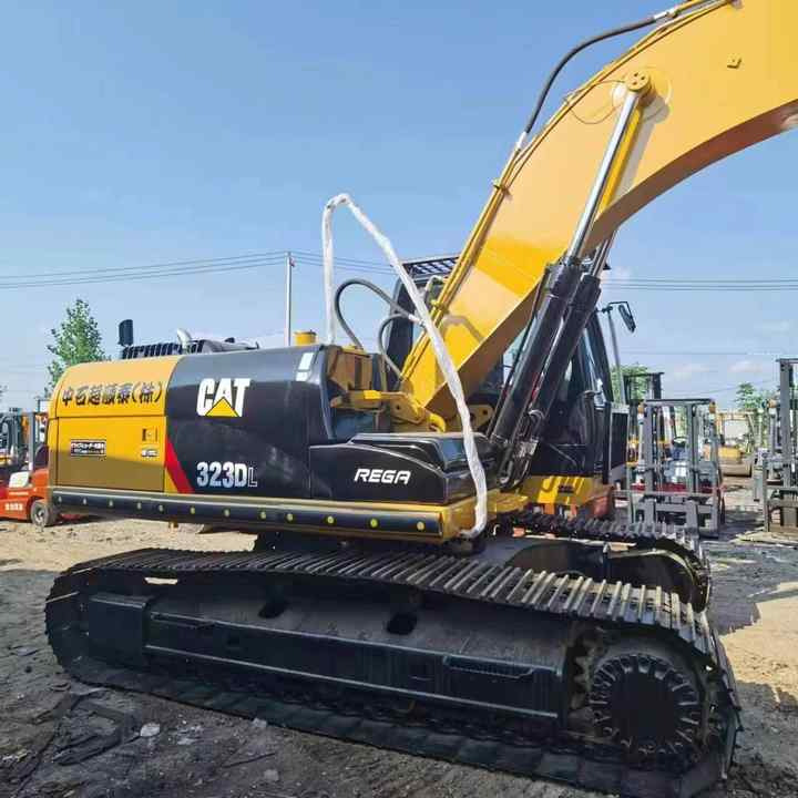 Used Digger CAT 323DL Construction Machinery Construction Digger Used CAT 323DL Cheap Excavator - Ekskavator perayap: gambar 3 Used Digger CAT 323DL Construction Machinery Construction Digger Used CAT 323DL Cheap Excavator - Ekskavator perayap: gambar 3