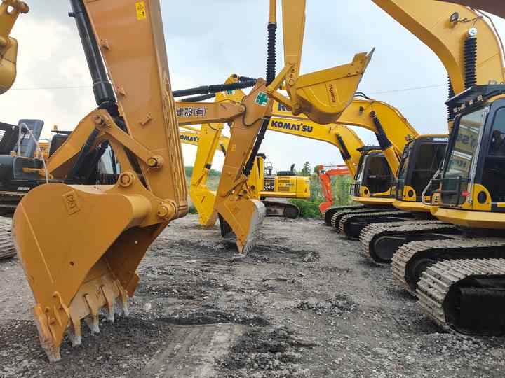 Used Digger CAT 329D2 Construction Machinery Construction Digger Used CAT 329D2 Cheap Excavator - Ekskavator perayap: gambar 2 Used Digger CAT 329D2 Construction Machinery Construction Digger Used CAT 329D2 Cheap Excavator - Ekskavator perayap: gambar 2