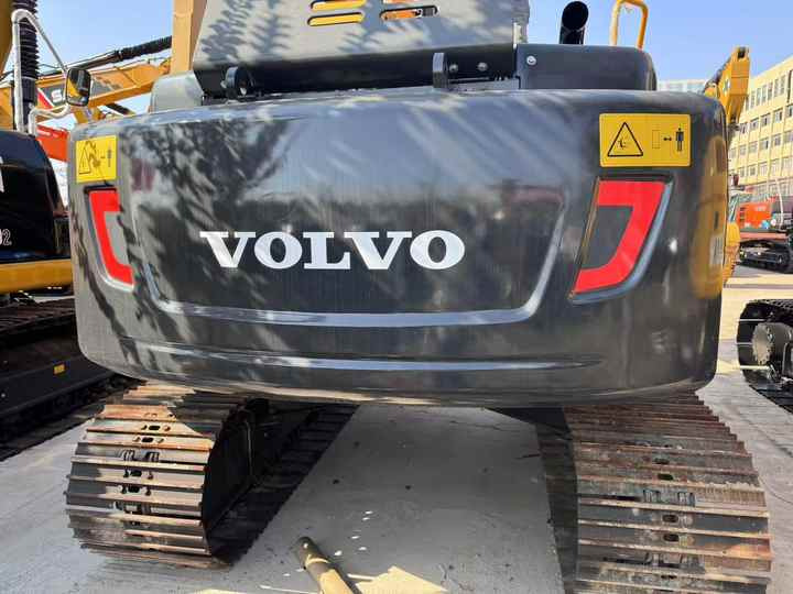 Used Digger VOLVO EC140 Construction Machinery Construction Digger Used VOLVO EC140 Cheap Excavator - Ekskavator perayap: gambar 3 Used Digger VOLVO EC140 Construction Machinery Construction Digger Used VOLVO EC140 Cheap Excavator - Ekskavator perayap: gambar 3