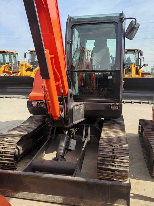 Used Doosan Mini Excavator DoOSAN DX60-9 6tons Small Excavator for Sale High Quality Doosan Dx60 70 75 Mini Excavator on Sale - Ekskavator mini: gambar 5 Used Doosan Mini Excavator DoOSAN DX60-9 6tons Small Excavator for Sale High Quality Doosan Dx60 70 75 Mini Excavator on Sale - Ekskavator mini: gambar 5