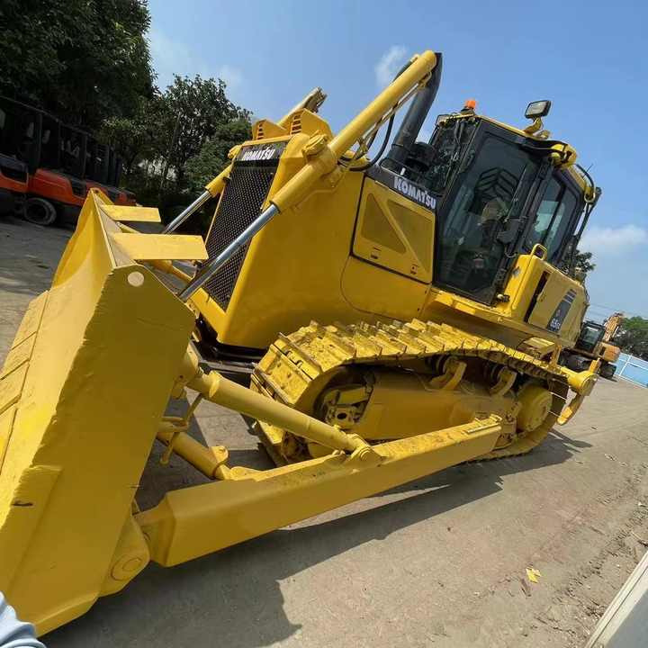 Used Komatsu Bulldozer D65 Strong Power Komatsu D65 Track Dozer for Sale - Bulldozer: gambar 5 Used Komatsu Bulldozer D65 Strong Power Komatsu D65 Track Dozer for Sale - Bulldozer: gambar 5