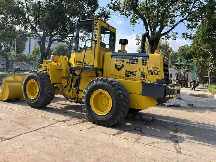 Used Komatsu WA320-3 Wheel Loader for Sale | Reliable 1.6t Capacity & Export-Ready Construction Equipment - Wheel loader: gambar 4 Used Komatsu WA320-3 Wheel Loader for Sale | Reliable 1.6t Capacity & Export-Ready Construction Equipment - Wheel loader: gambar 4
