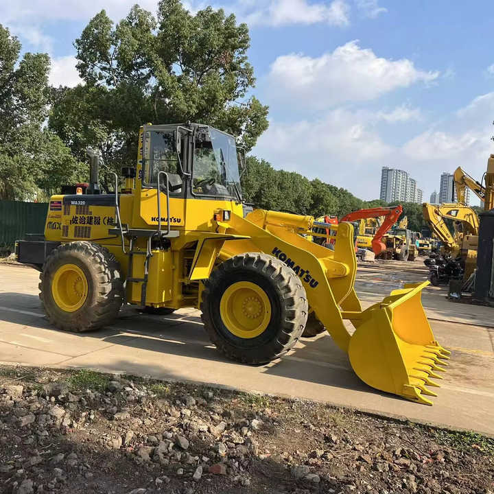 Used Komatsu WA320-3 Wheel Loader for Sale | Reliable 1.6t Capacity & Export-Ready Construction Equipment - Wheel loader: gambar 1 Used Komatsu WA320-3 Wheel Loader for Sale | Reliable 1.6t Capacity & Export-Ready Construction Equipment - Wheel loader: gambar 1