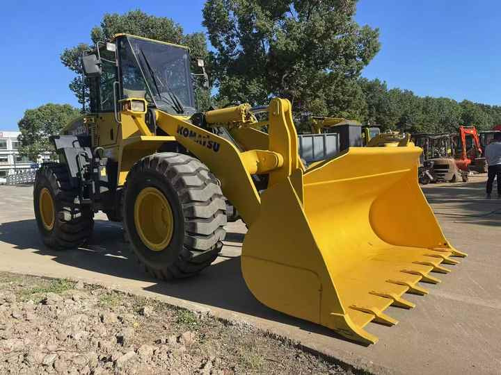 Used Komatsu WA320-5 Wheel Loader for Sale | Reliable Secondhand Construction Equipment with Export Support - Wheel loader: gambar 5 Used Komatsu WA320-5 Wheel Loader for Sale | Reliable Secondhand Construction Equipment with Export Support - Wheel loader: gambar 5