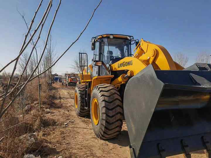 Used LIUGONG 856H wheel in Good Condition for sale 90%new uesd Loader liugong 856h Used Loader For Sale - Wheel loader: gambar 5 Used LIUGONG 856H wheel in Good Condition for sale 90%new uesd Loader liugong 856h Used Loader For Sale - Wheel loader: gambar 5