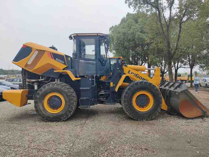 Used LIUGONG 856H wheel in Good Condition for sale 90%new uesd Loader liugong 856h Used Loader For Sale - Wheel loader: gambar 3 Used LIUGONG 856H wheel in Good Condition for sale 90%new uesd Loader liugong 856h Used Loader For Sale - Wheel loader: gambar 3