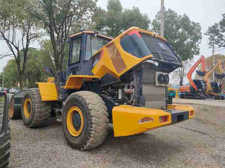 Used LIUGONG 856H wheel in Good Condition for sale 90%new uesd Loader liugong 856h Used Loader For Sale - Wheel loader: gambar 5 Used LIUGONG 856H wheel in Good Condition for sale 90%new uesd Loader liugong 856h Used Loader For Sale - Wheel loader: gambar 5