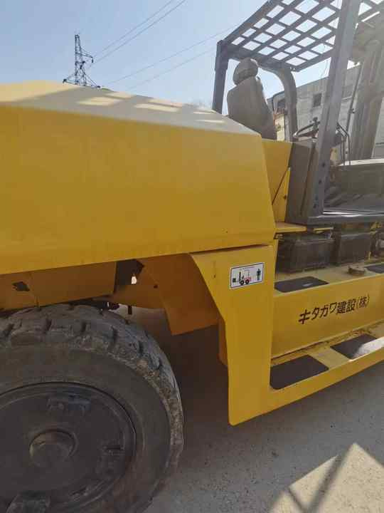 Used Original Japan Brand komatsu 15tons Forklift for Sale Low Working Hours Strong Power - Forklift: gambar 3 Used Original Japan Brand komatsu 15tons Forklift for Sale Low Working Hours Strong Power - Forklift: gambar 3