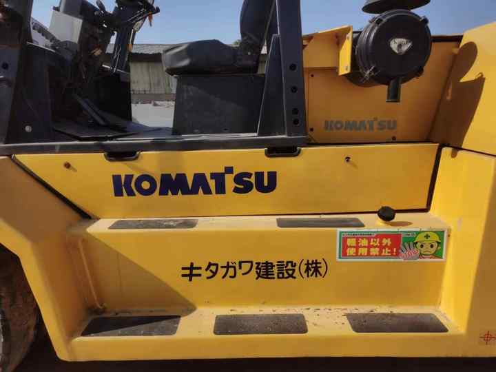 Used Original Japan Brand komatsu 15tons Forklift for Sale Low Working Hours Strong Power - Forklift: gambar 4 Used Original Japan Brand komatsu 15tons Forklift for Sale Low Working Hours Strong Power - Forklift: gambar 4