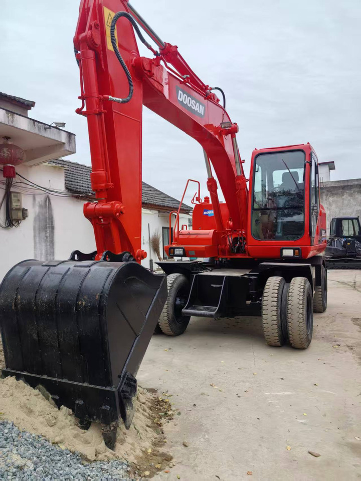 Doosan Used DH150W-7 wheeled excavator for sale at a low price. - Ekskavator roda: gambar 4 Doosan Used DH150W-7 wheeled excavator for sale at a low price. - Ekskavator roda: gambar 4