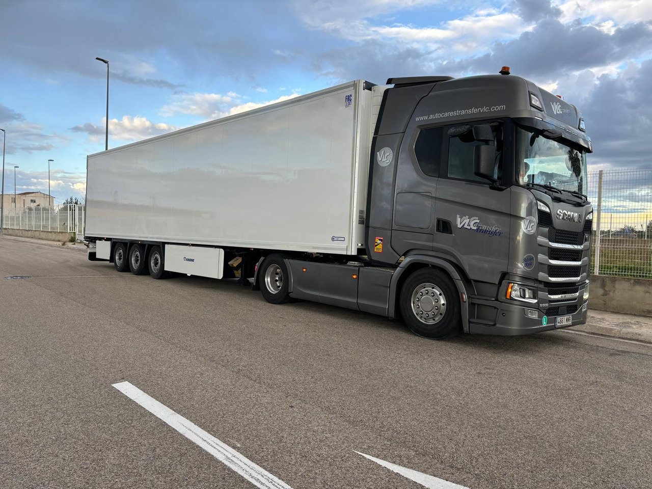 SCANIA S500 - Truk berpendingin: gambar 1 SCANIA S500 - Truk berpendingin: gambar 1