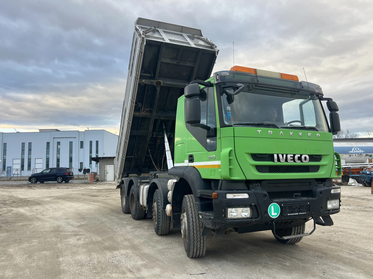 Iveco Trakker 8х4, Нов внос - Truk jungkit: gambar 3 Iveco Trakker 8х4, Нов внос - Truk jungkit: gambar 3