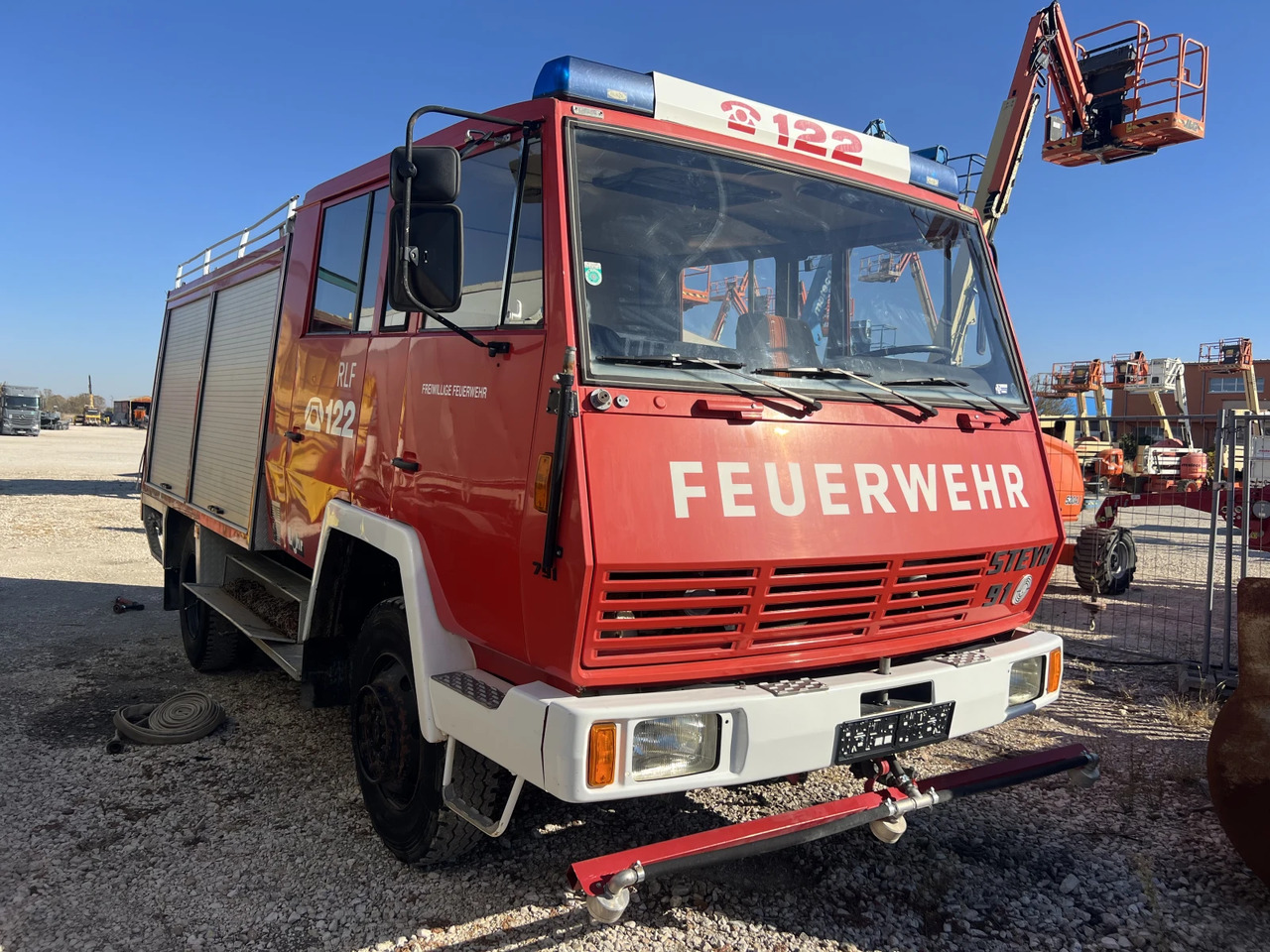 Steyr 791 4х4, 27000 км.Водоноска, FEUERWEHR, - Truk pemadam kebakaran: gambar 1 Steyr 791 4х4, 27000 км.Водоноска, FEUERWEHR, - Truk pemadam kebakaran: gambar 1