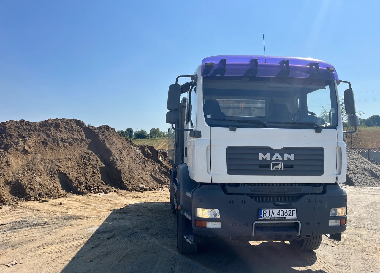 MAN TGA 33.390 - Truk jungkit: gambar 2 MAN TGA 33.390 - Truk jungkit: gambar 2