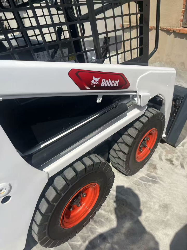 Skid steer BOBCAT S70: gambar 11