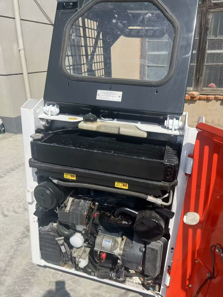 Skid steer BOBCAT S70: gambar 9
