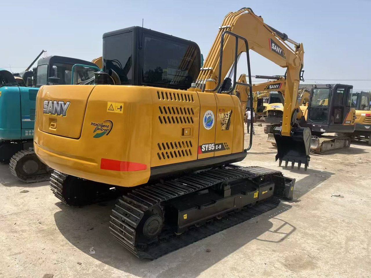 CATERPILLAR 323D2L - Ekskavator perayap: gambar 1 CATERPILLAR 323D2L - Ekskavator perayap: gambar 1