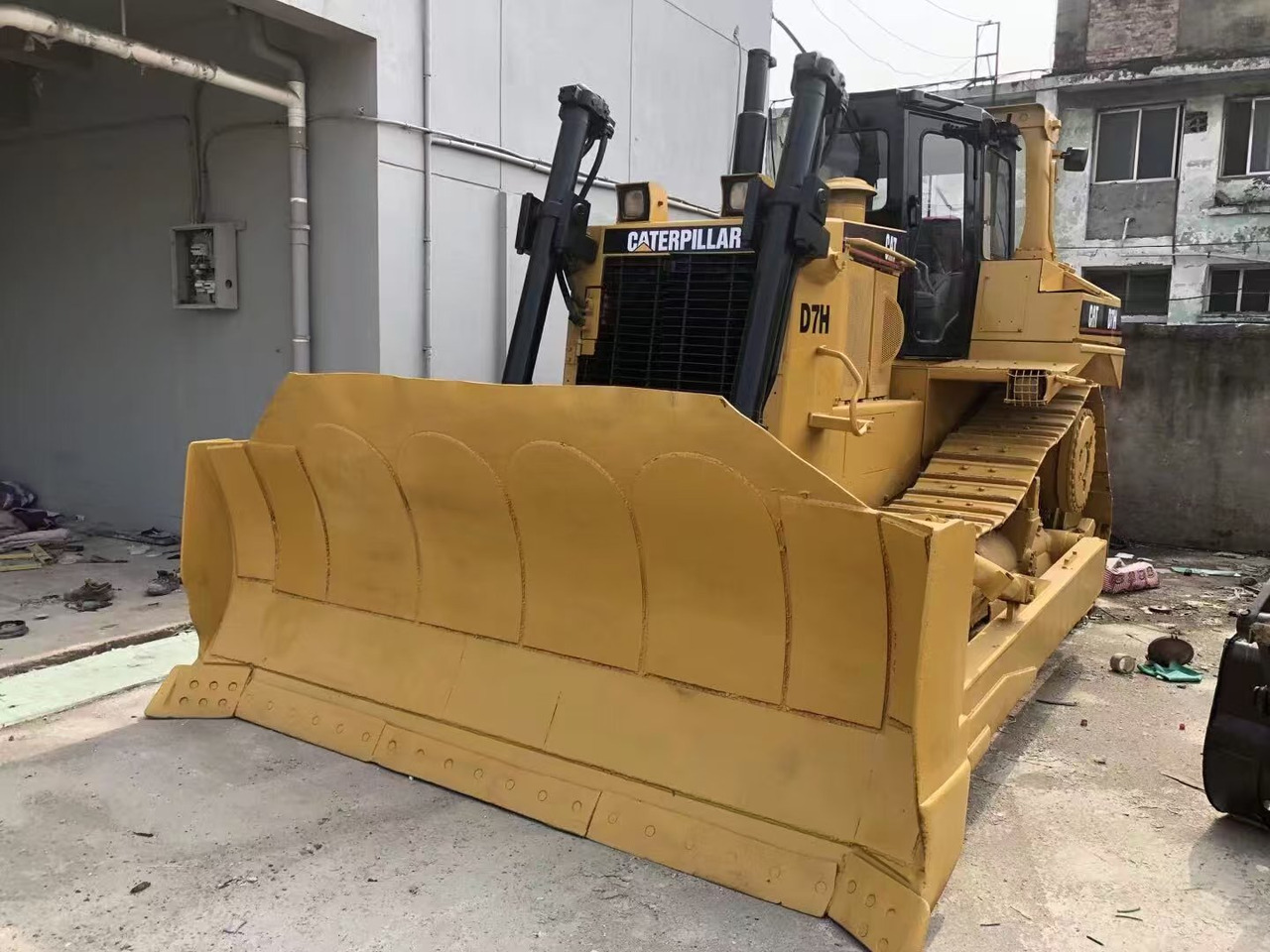 CATERPILLAR D7H - Bulldozer: gambar 4 CATERPILLAR D7H - Bulldozer: gambar 4
