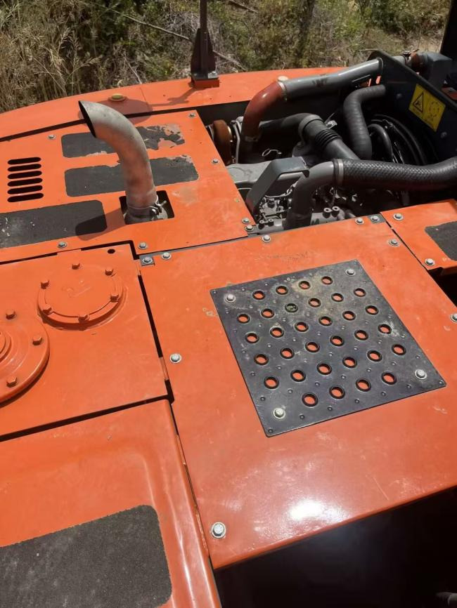 HITACHI ZX120 - Ekskavator perayap: gambar 5 HITACHI ZX120 - Ekskavator perayap: gambar 5