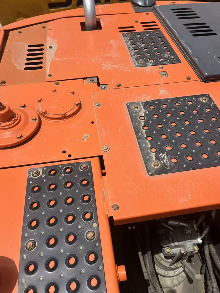 HITACHI ZX130 - Ekskavator perayap: gambar 4 HITACHI ZX130 - Ekskavator perayap: gambar 4