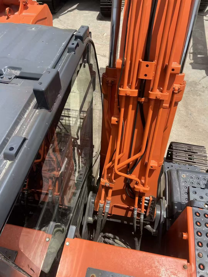 HITACHI ZX130 - Ekskavator perayap: gambar 5 HITACHI ZX130 - Ekskavator perayap: gambar 5