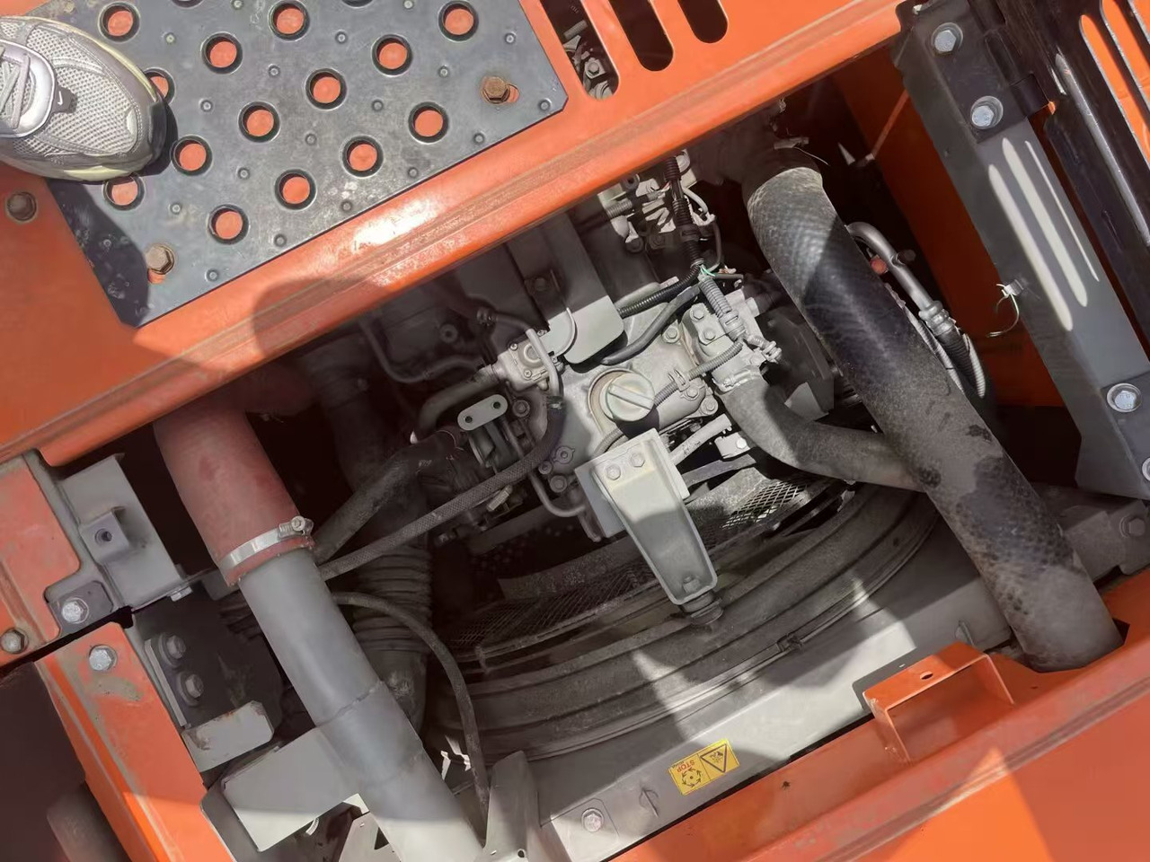 HITACHI ZX130 - Ekskavator perayap: gambar 2 HITACHI ZX130 - Ekskavator perayap: gambar 2