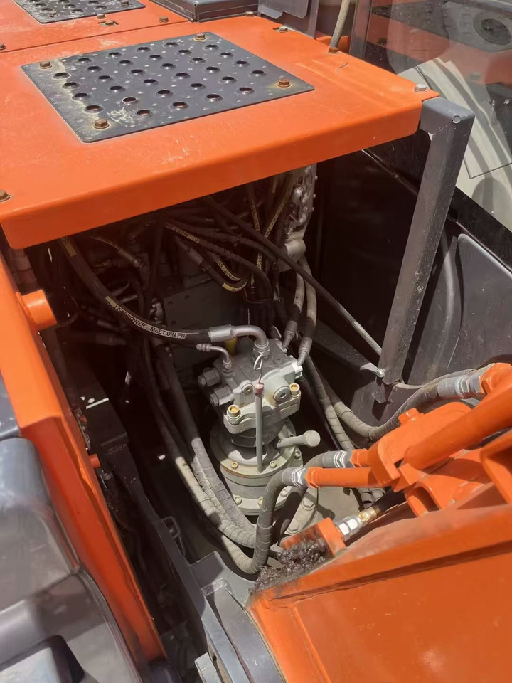 HITACHI ZX130 - Ekskavator perayap: gambar 3 HITACHI ZX130 - Ekskavator perayap: gambar 3
