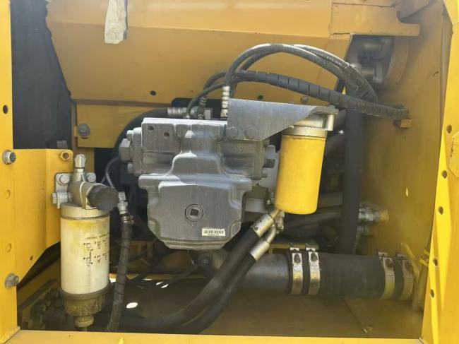 KOMATSU 200-8 - Ekskavator perayap: gambar 3 KOMATSU 200-8 - Ekskavator perayap: gambar 3