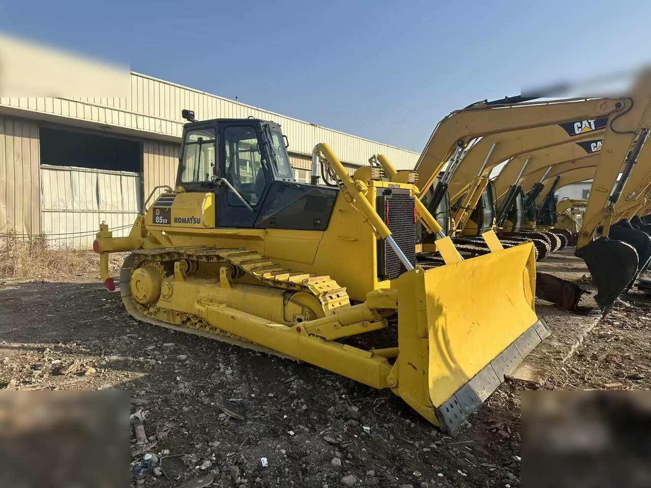 KOMATSU D85EX-18 - Bulldozer: gambar 3 KOMATSU D85EX-18 - Bulldozer: gambar 3