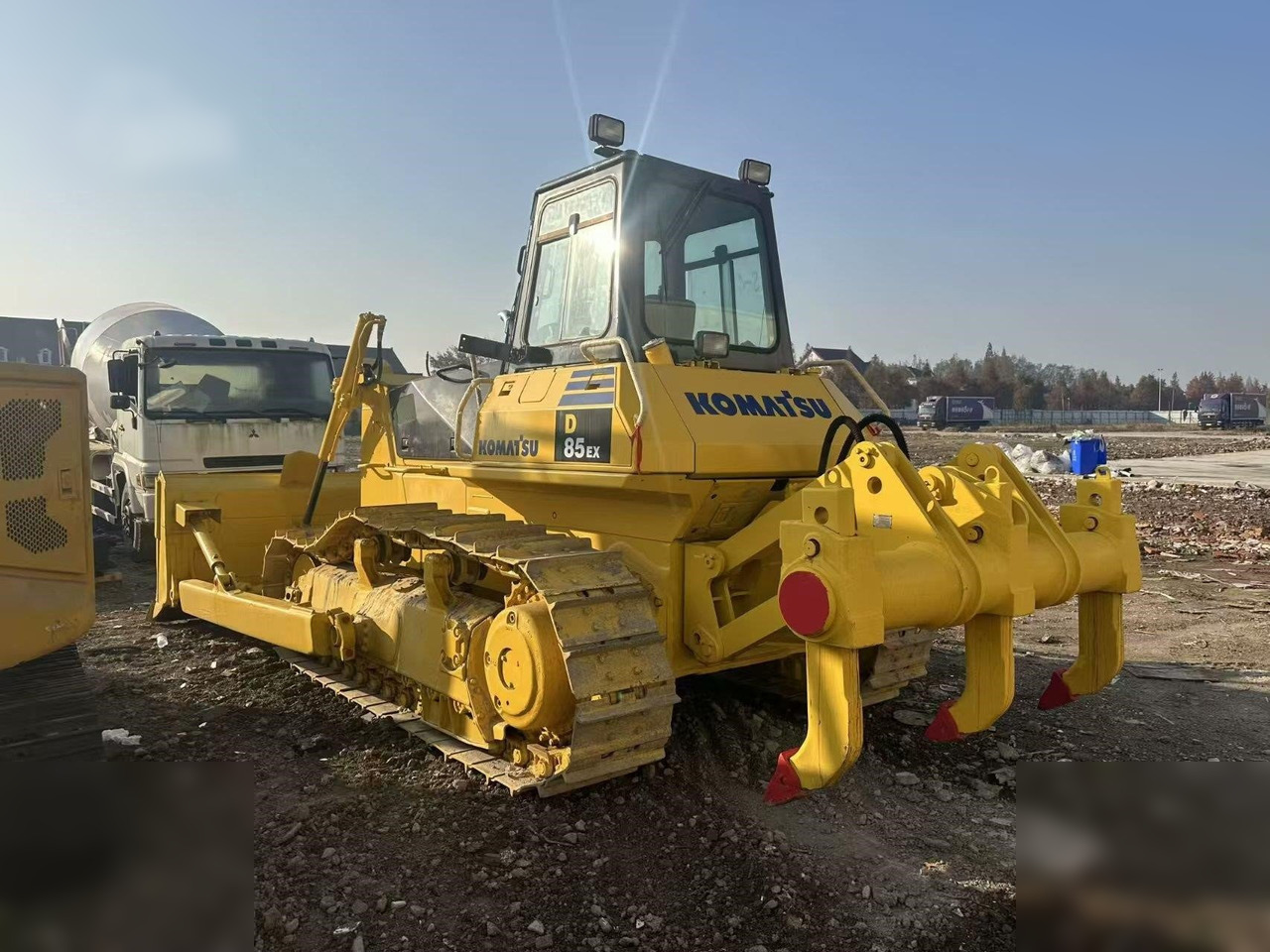 KOMATSU D85EX-18 - Bulldozer: gambar 2 KOMATSU D85EX-18 - Bulldozer: gambar 2