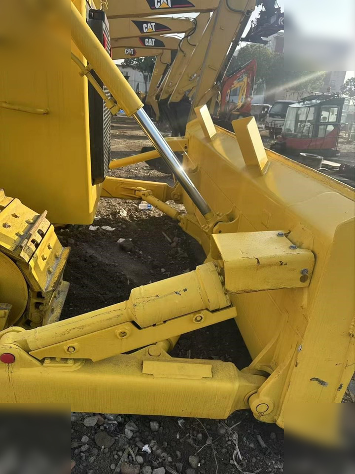 KOMATSU D85EX-18 - Bulldozer: gambar 4 KOMATSU D85EX-18 - Bulldozer: gambar 4