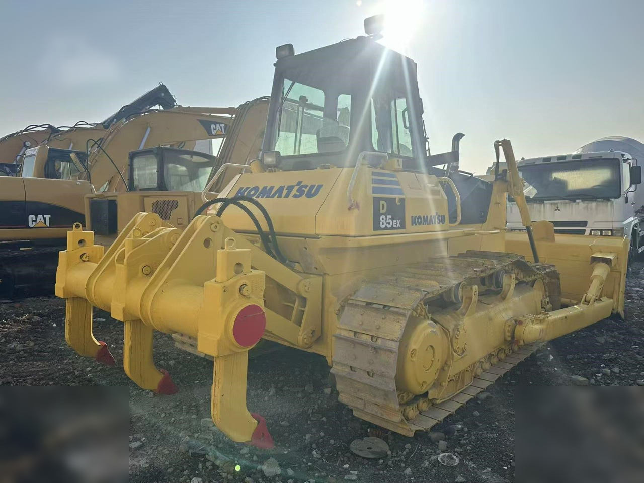 KOMATSU D85EX-18 - Bulldozer: gambar 5 KOMATSU D85EX-18 - Bulldozer: gambar 5