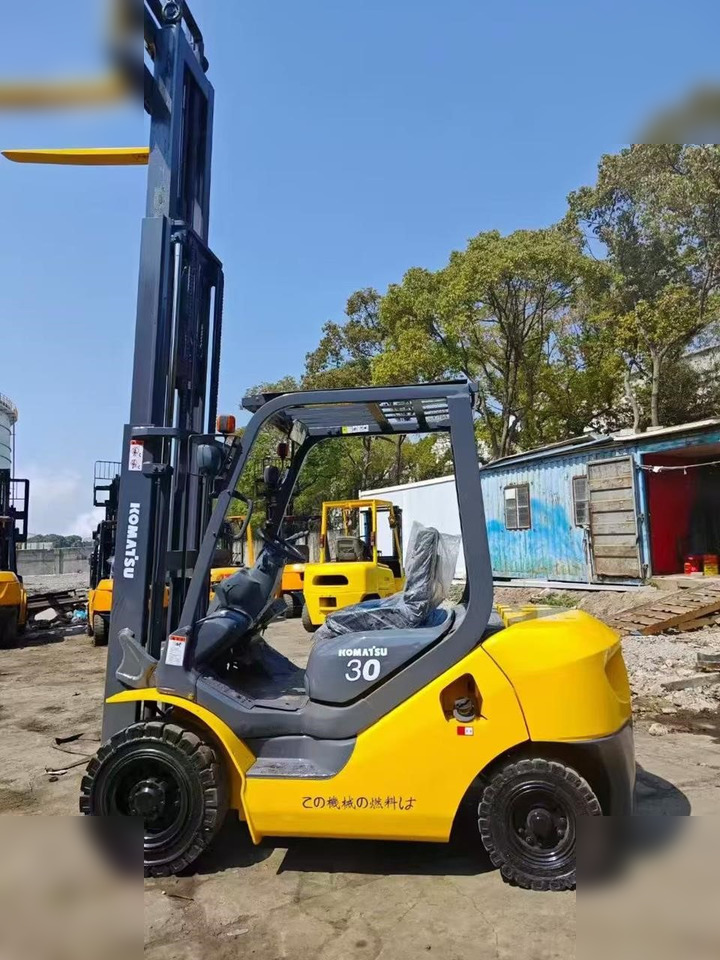 KOMATSU FD30-7 - Forklift LPG: gambar 1 KOMATSU FD30-7 - Forklift LPG: gambar 1