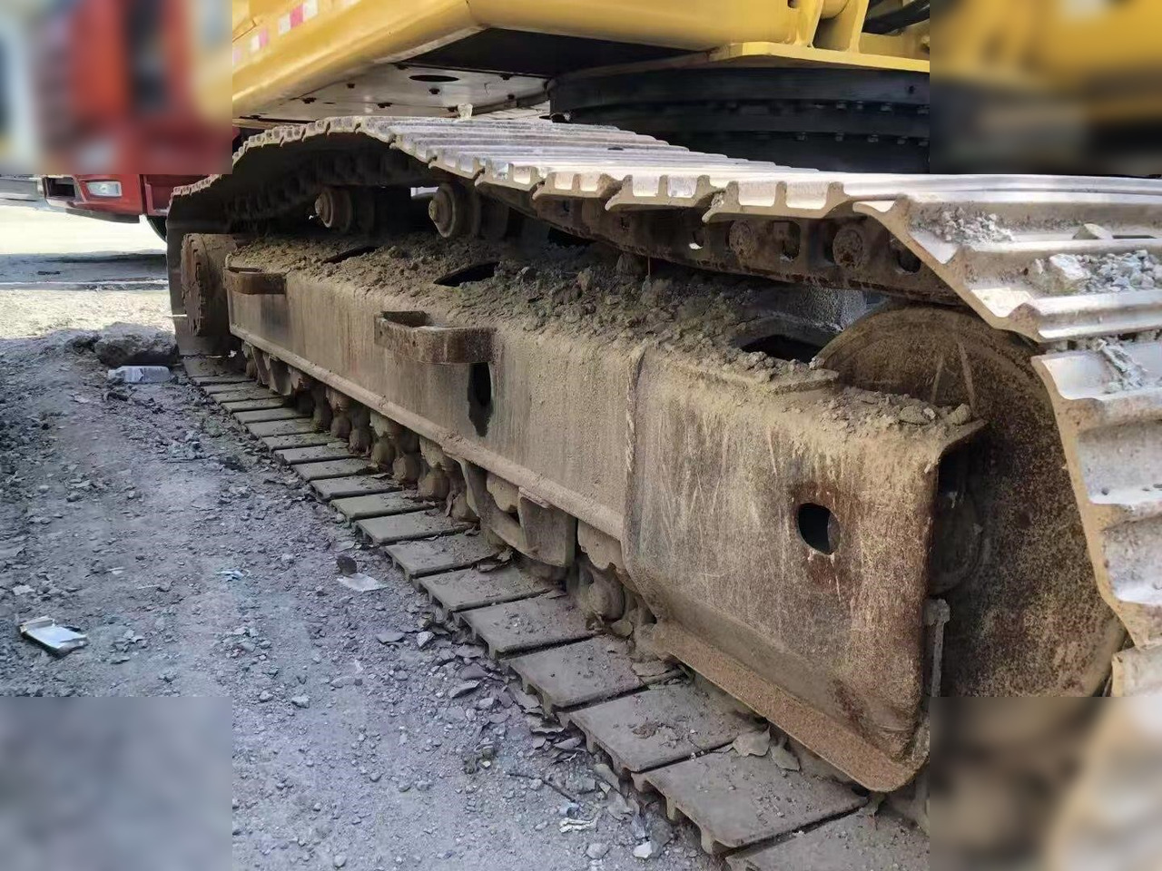 KOMATSU PC220-8 - Ekskavator perayap: gambar 2 KOMATSU PC220-8 - Ekskavator perayap: gambar 2