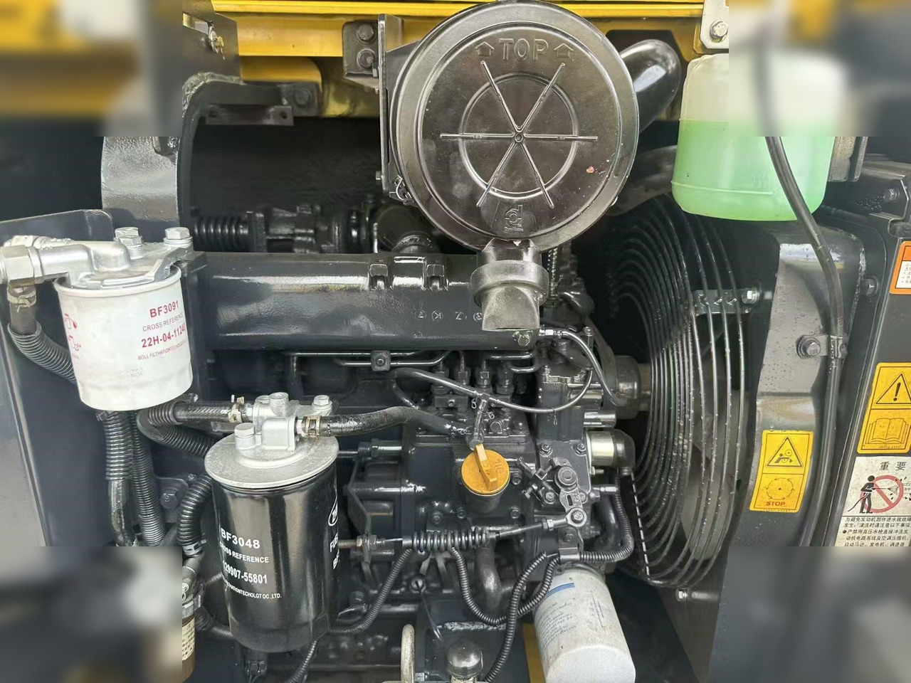 Ekskavator mini KOMATSU PC56-7: gambar 14